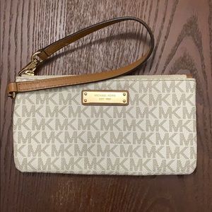 Michael Kors wristlet